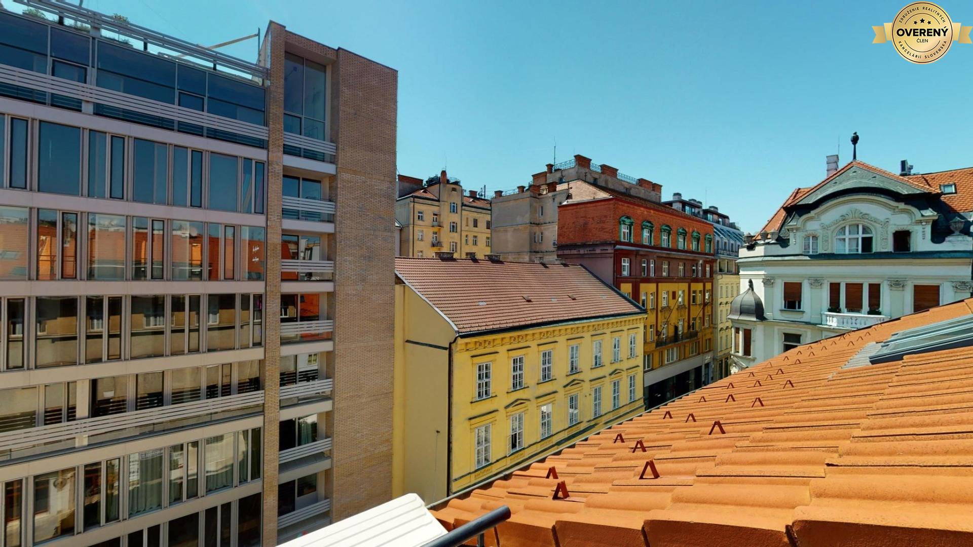 Na-predaj-zrekonstruovany-4-izbovy-byt-v-centre-Bratislavy-na-Laurinskej-07212022_125605.jpg
